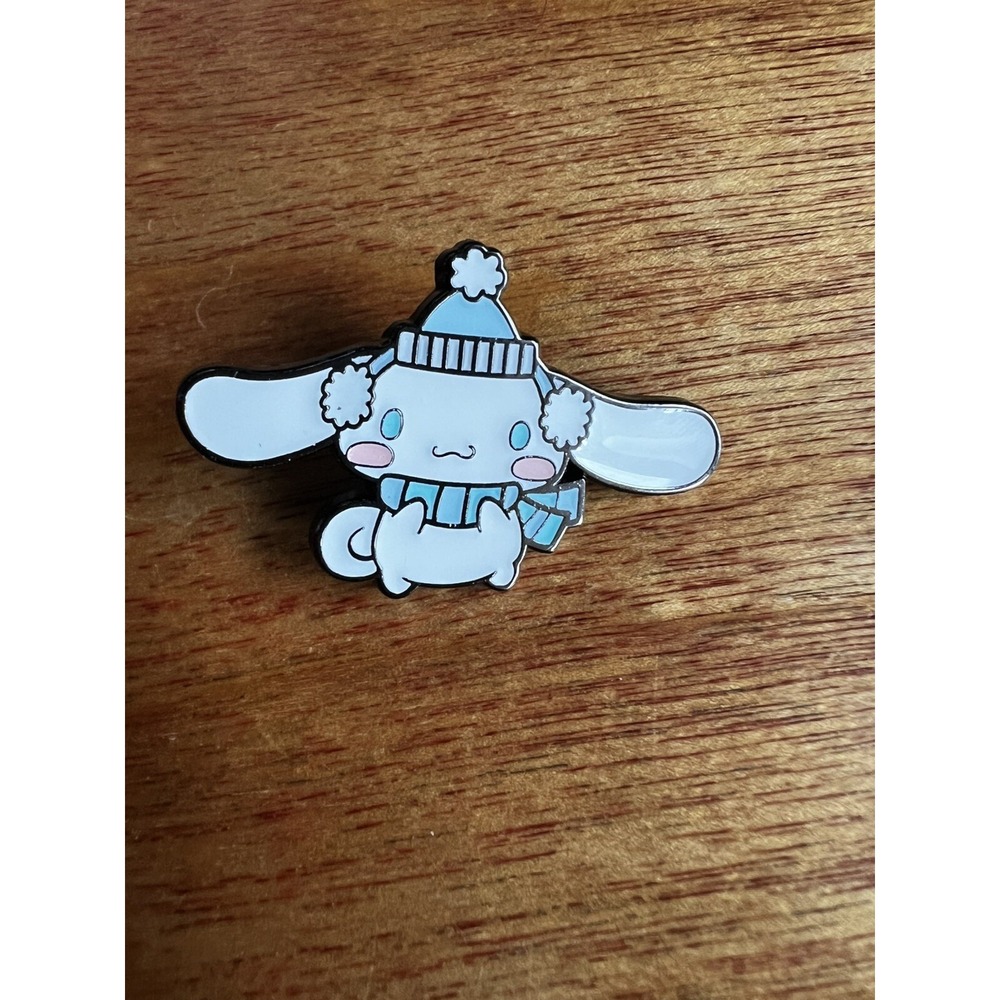 Loungefly‎ Hello Kitty And Friends Winter Outfit Enamel Pin OPEN Cinnamoroll